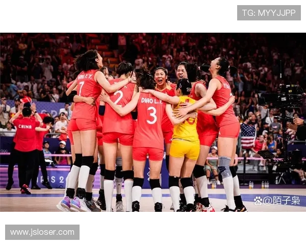 中国女排逆袭夺冠,全员展现坚韧拼搏精神,背后故事感动无数球迷 中国女排逆袭夺冠,全员展现坚韧拼搏精神,背后故事感动无数球迷