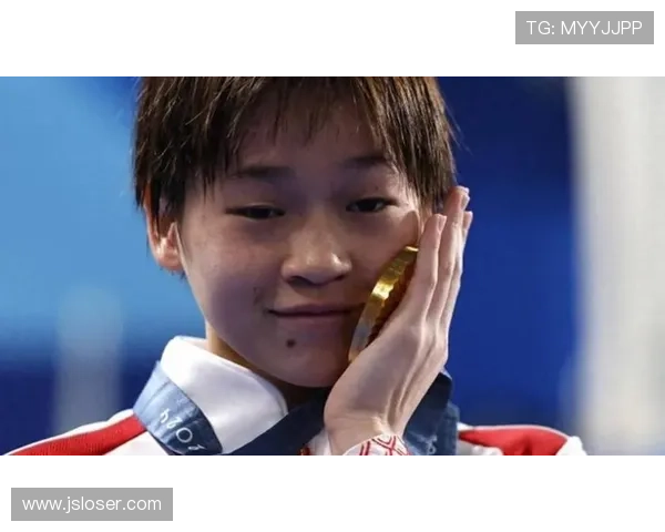 中国小将横扫世界名将勇夺网球公开赛冠军引发全民热议