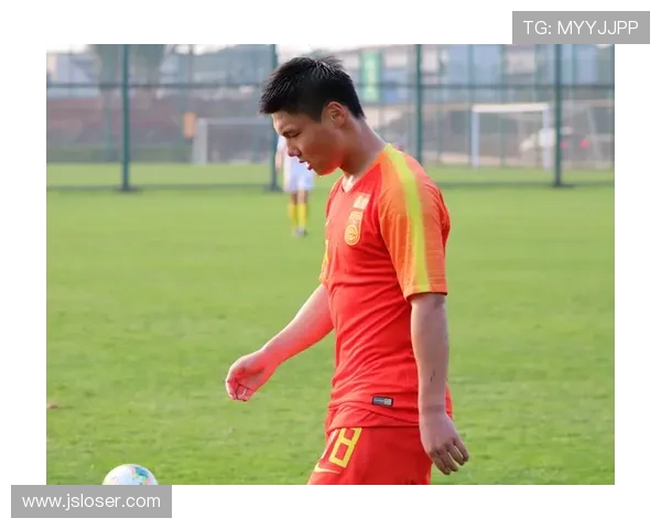 中国新星横空出世连克强敌勇夺大师赛冠军引发网坛热议