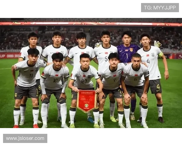 中国足球迎来新希望，年轻球员崭露头角，未来可期