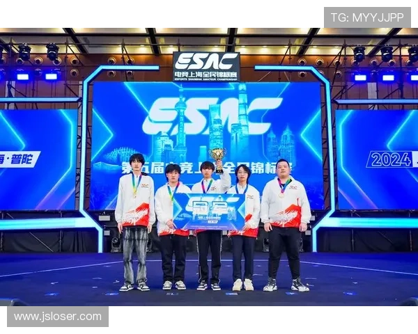 全球电竞赛事火爆升级 各大战队激烈角逐吸引百万观众热议