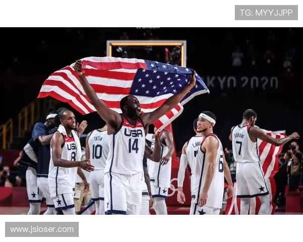 中国篮球队迎战美国队 热身赛展现实力 备战巴黎奥运会