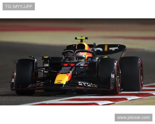 维斯塔潘称霸赛季收官战梅赛德斯策略失误成焦点舆论热议