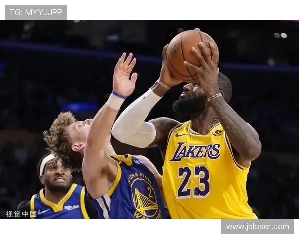 詹姆斯带领湖人击败勇士续写辉煌 库里砍下40分难阻失利