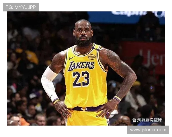 詹姆斯谈湖人新赛季目标:冲击总冠军并培养年轻球员